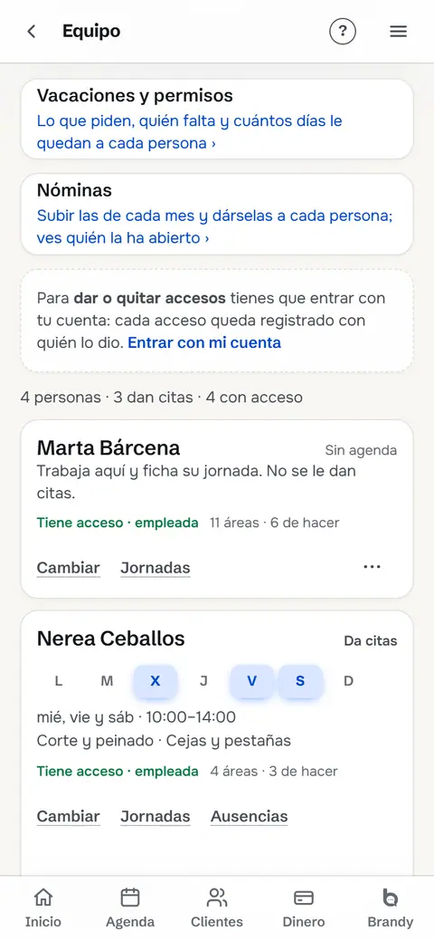 Equipo: quién trabaja, qué días, qué servicios y qué acceso tiene cada persona.